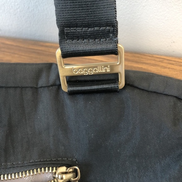 Baggallini Black Gold International Laptop Tote Bag - Picture 5 of 12